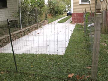 HOW TO MAKE AN ELECTRIC FENCE TO KEEP PESTS OUT OF YOUR